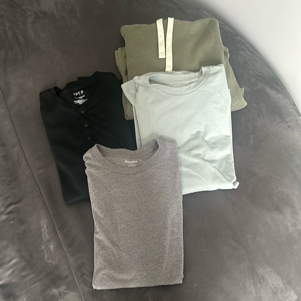 4 Men’s Size Small bundle